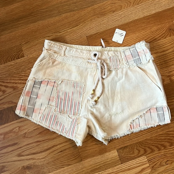 Free People Patchwork Distressed Cotton/Linen Drawstring Shorts Size 12 NWT - Picture 4 of 10